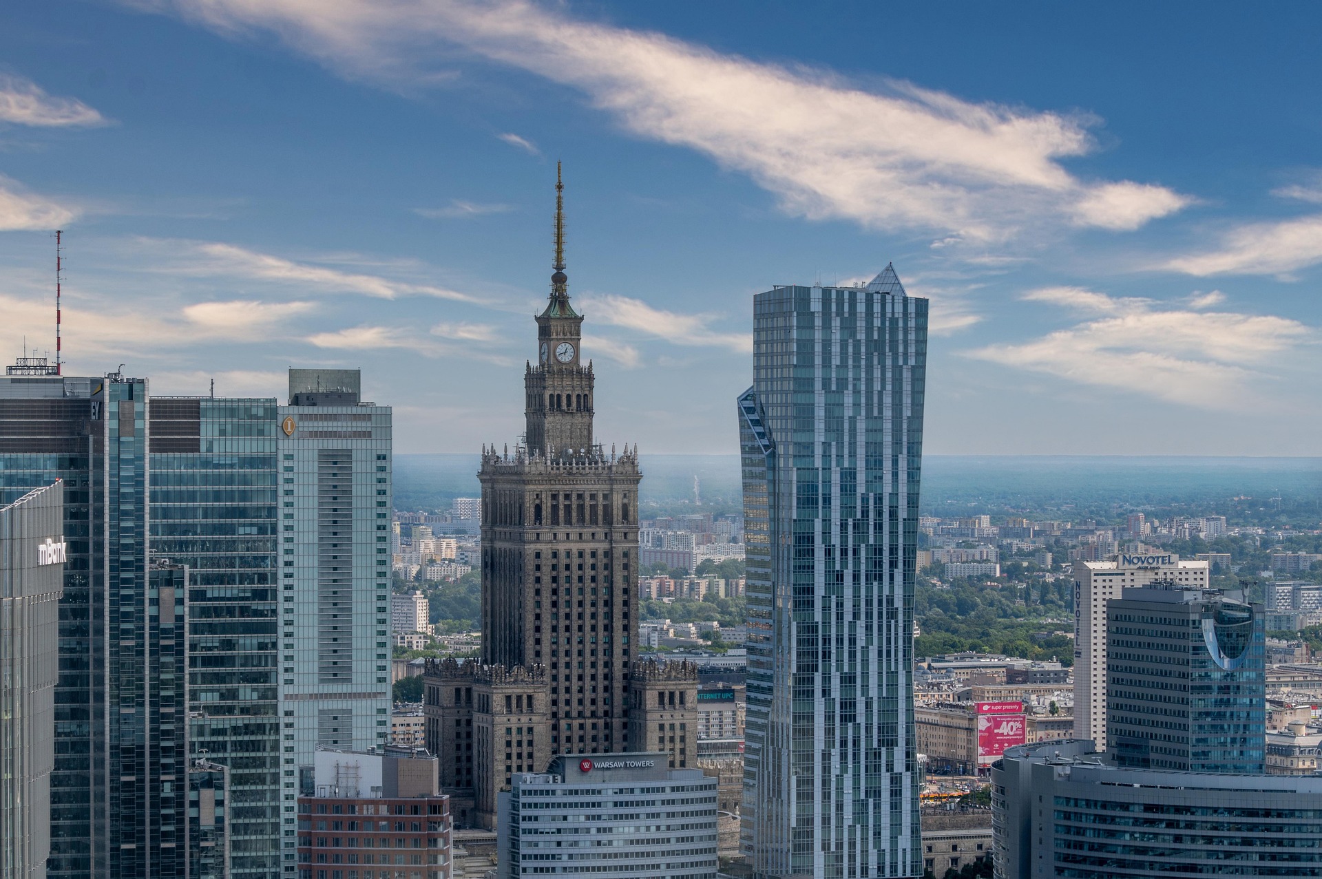 Panorama Warszawy — Pałac Kultury, wieżowce i miasto